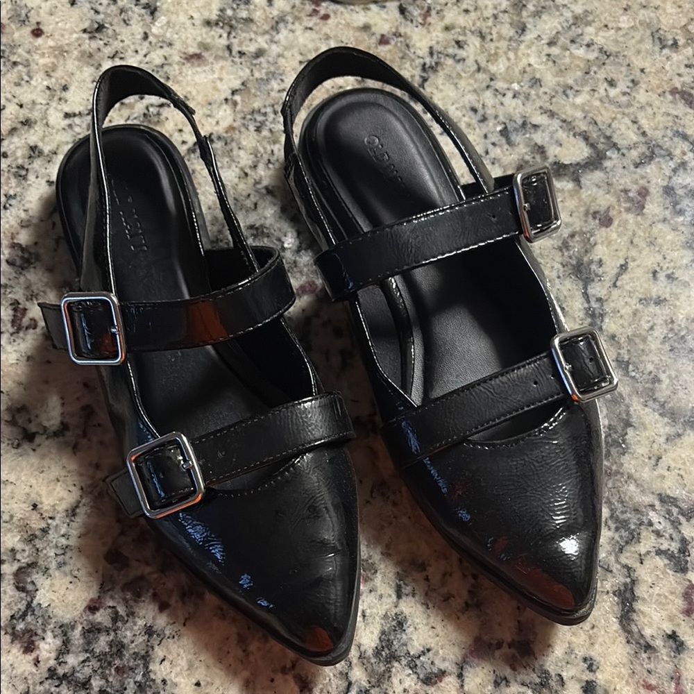 Old Navy Black Flats with Adjustable Straps
